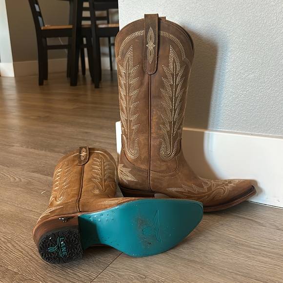 Brown Western Heeled Boots - Picture 5 of 5